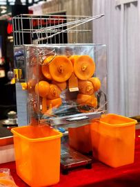 Máquina alaranjada comercial anticorrosiva do Juicer dos SS, espremedor de frutas automático da laranja do limão